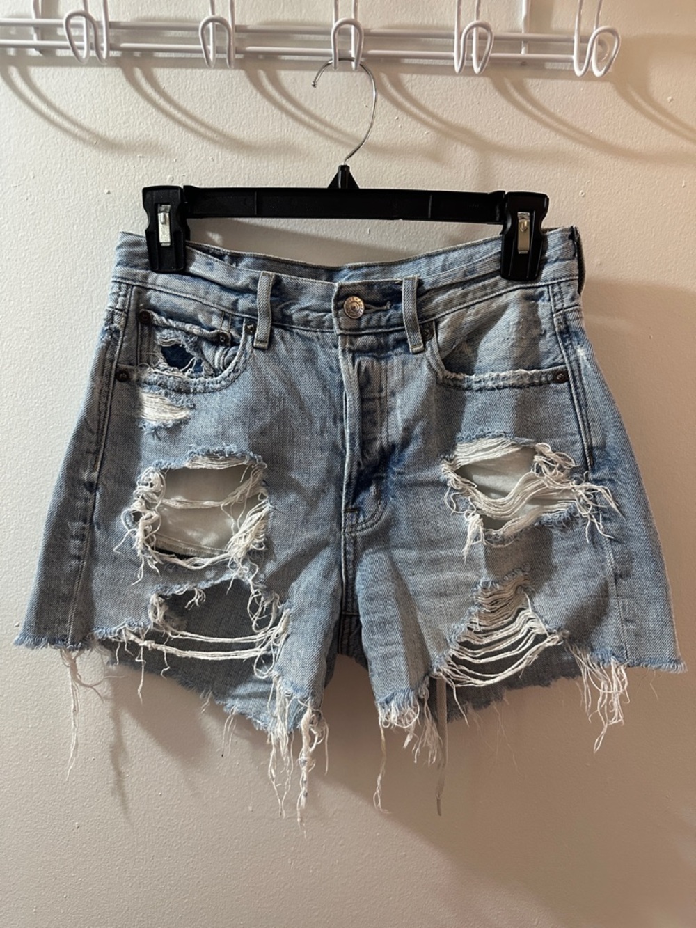 AE High waisted  90s boyfriend shorts